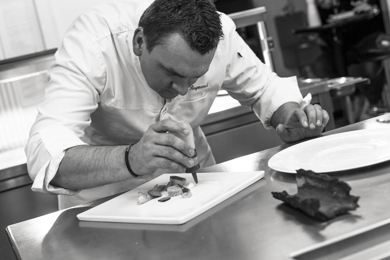 Logis Hotel Du Morvan - Restaurant La Table De Jerome Luzy Dış mekan fotoğraf