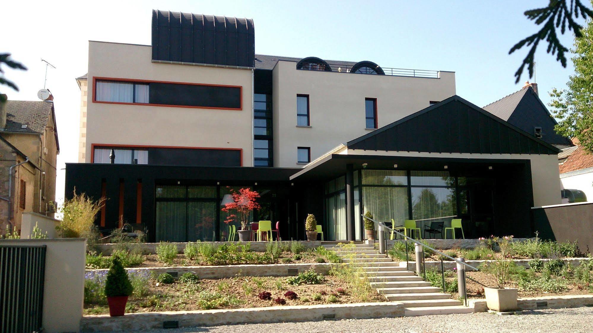 Logis Hotel Du Morvan - Restaurant La Table De Jerome Luzy Dış mekan fotoğraf
