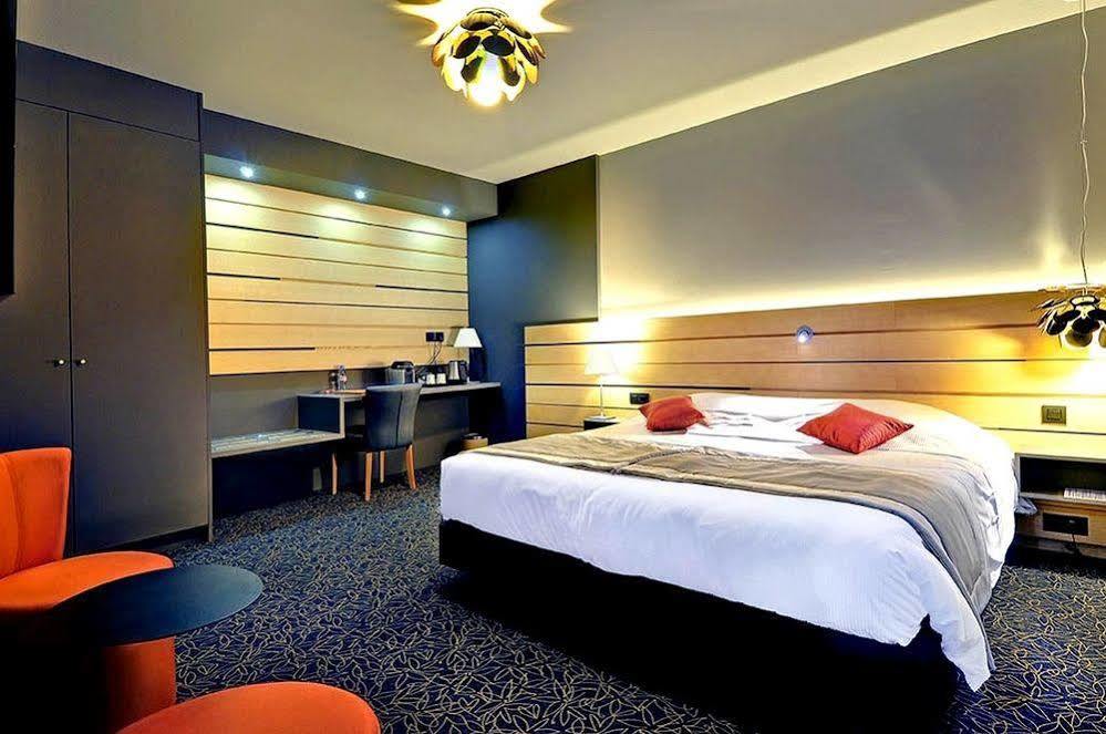 Logis Hotel Du Morvan - Restaurant La Table De Jerome Luzy Dış mekan fotoğraf