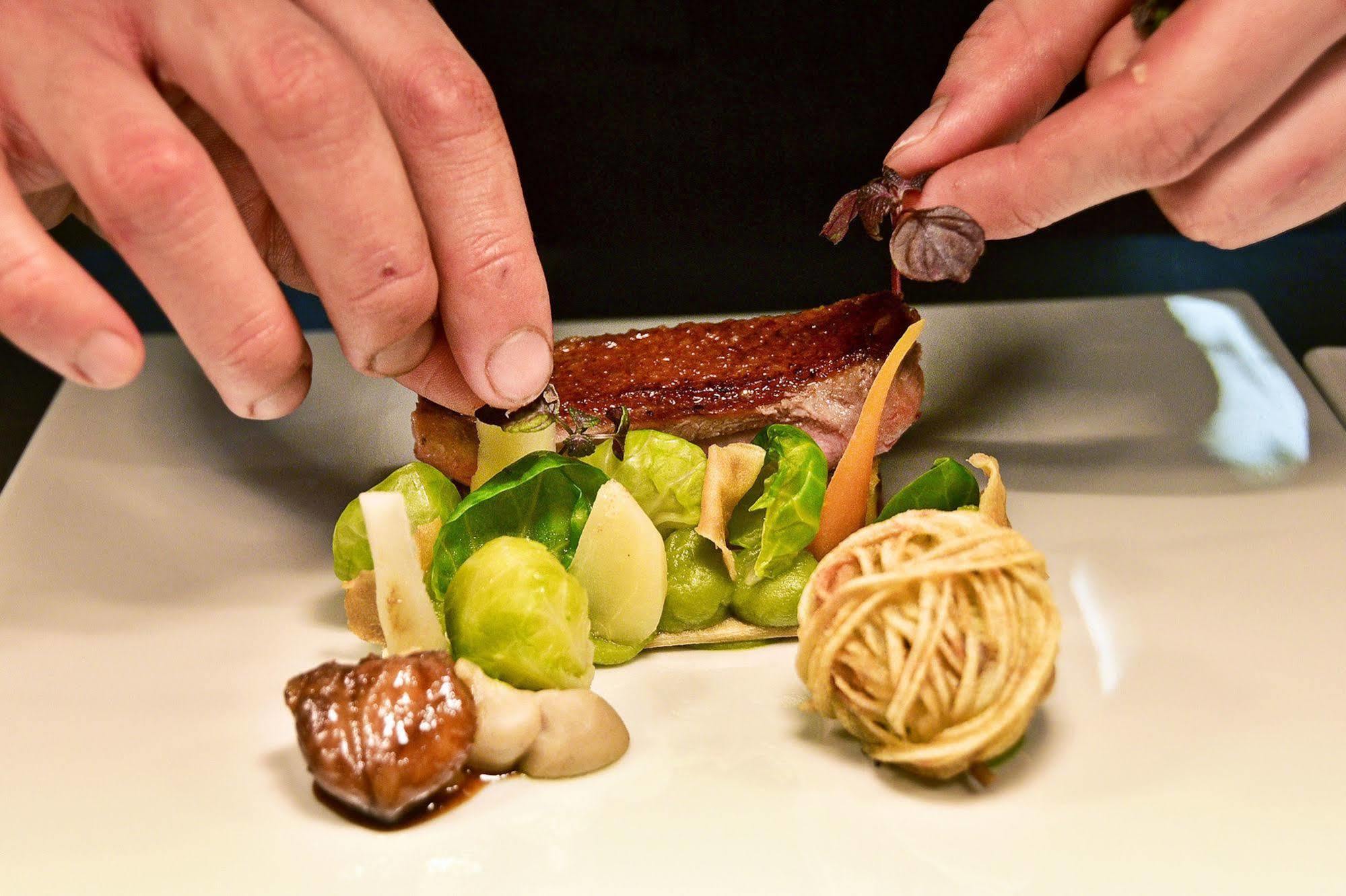 Logis Hotel Du Morvan - Restaurant La Table De Jerome Luzy Dış mekan fotoğraf